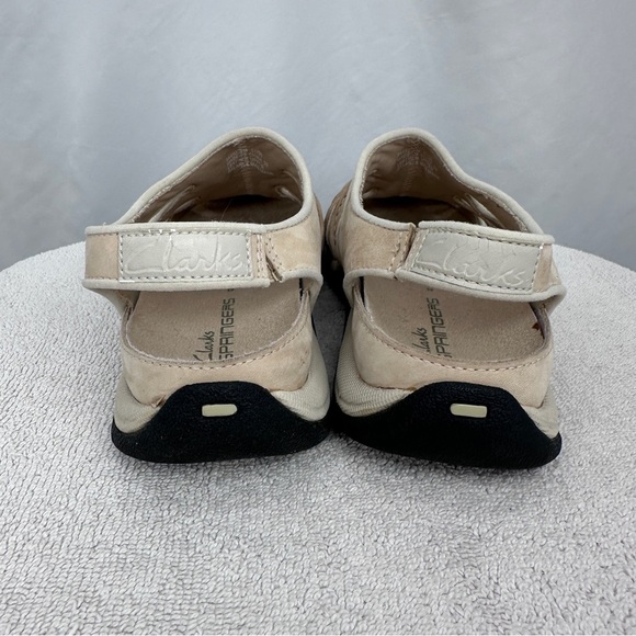 Clarks Springers Womens Leather Sandals 8M Cream Light Tan Elastic Back Strap - Picture 4 of 8